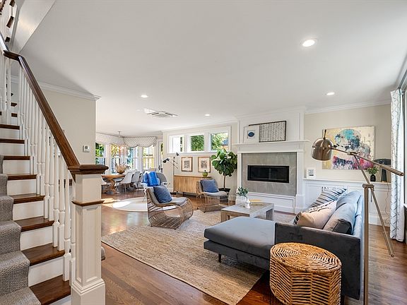 3rd image of 39 Hammond St APT 2
