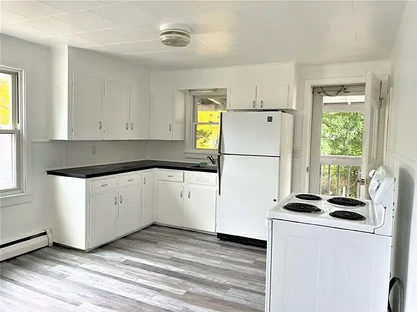 2 bed, 1100 sqft, $1,700 — Photo 4