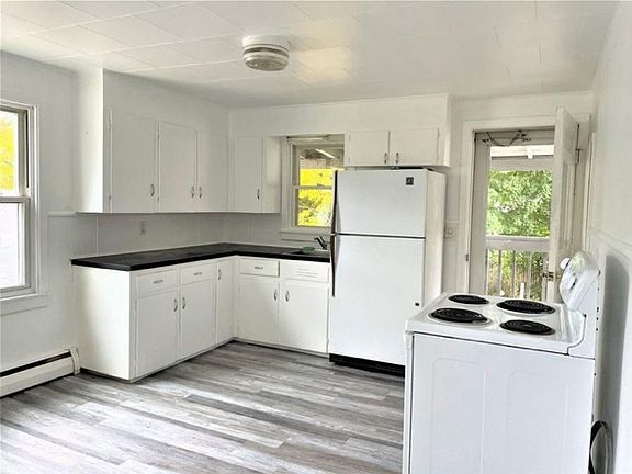 4th image of 25 Moody St #2