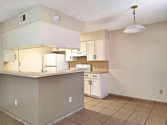 5th image of 4701 N 11th St APT 4
