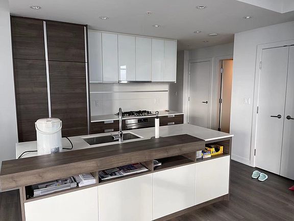 3rd image of 4688 Kingsway Way
