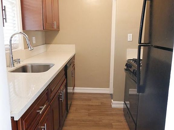 3rd image of 3859-61 47th St #3861-4