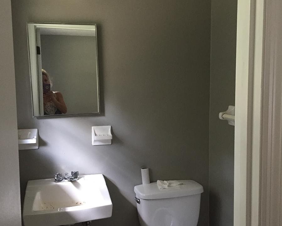 1/2 bath