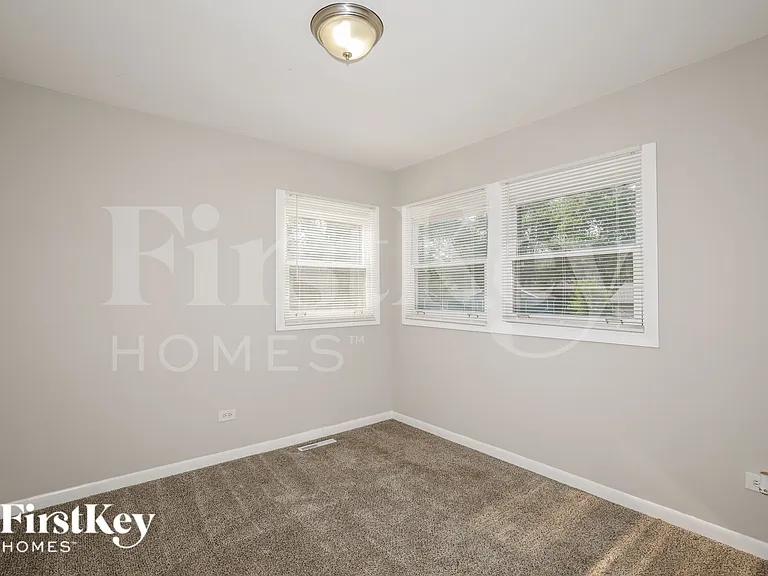 12865 W Highland Ave — Photo 9