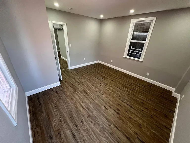 2221 Belmont Ave #1 — Photo 11