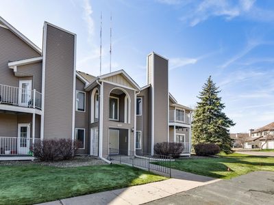 766 County Road F W APT E, Shoreview, MN, 55126