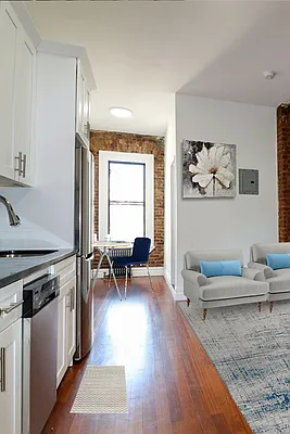 Rented by Bond New York | media 15