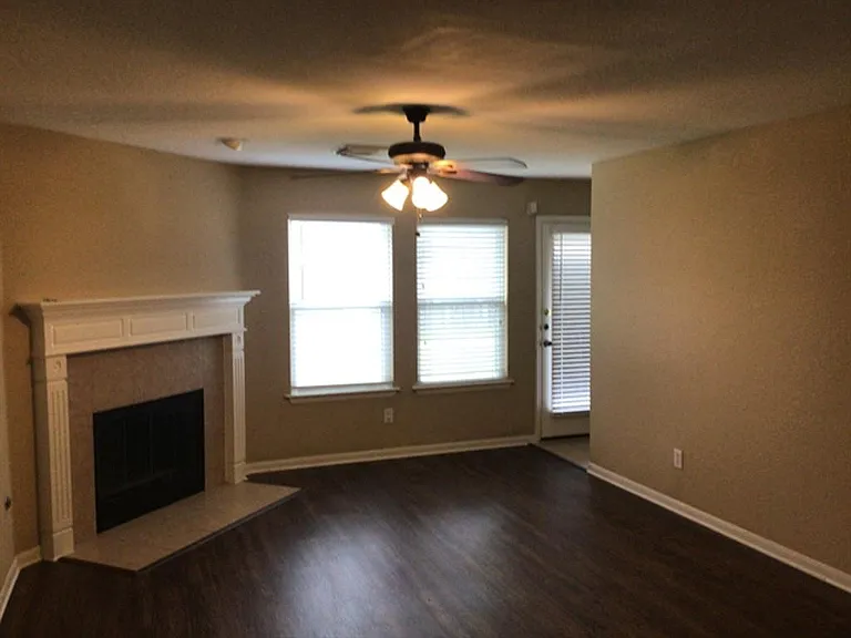 1022 Yorkshire Holw — Photo 7