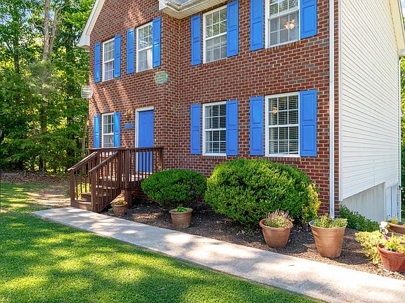 3rd image of 1150 New Village Dr NW