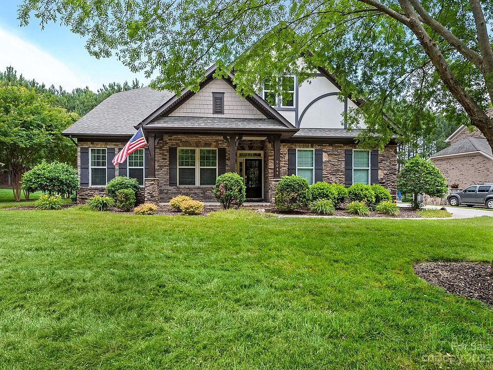 1st image of 9044 Mossy Hill Ln