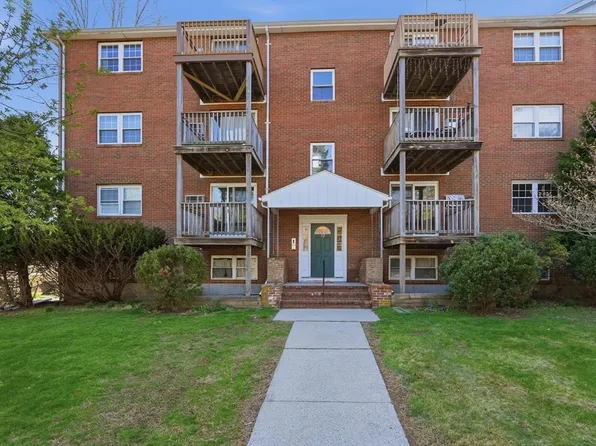 52 Burnap Rd APT 2, Holliston, MA 01746