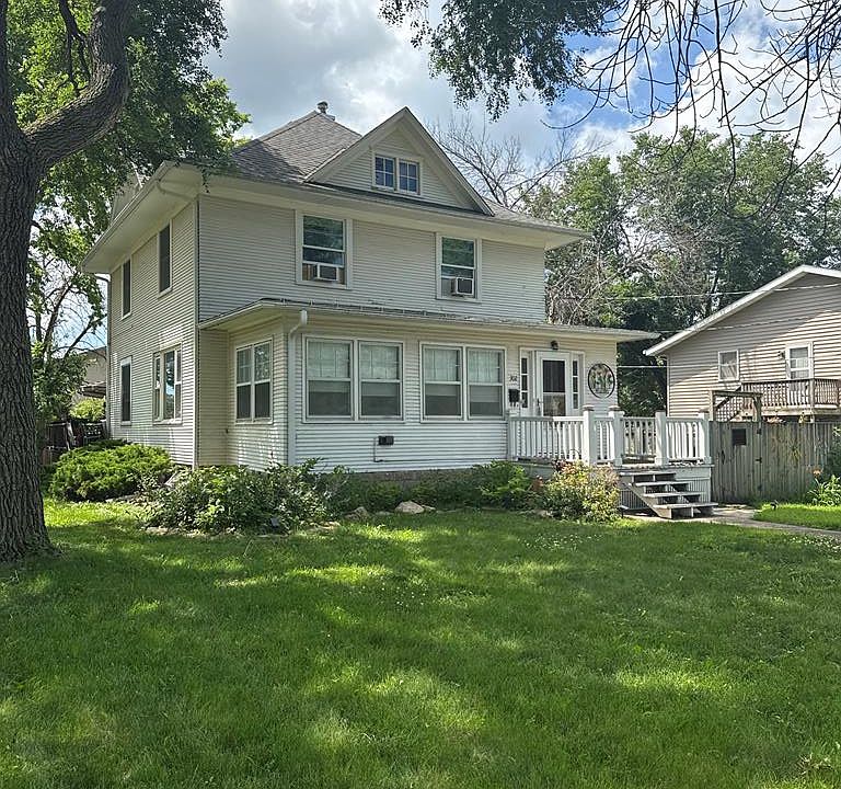 1st image of 302 8th St N