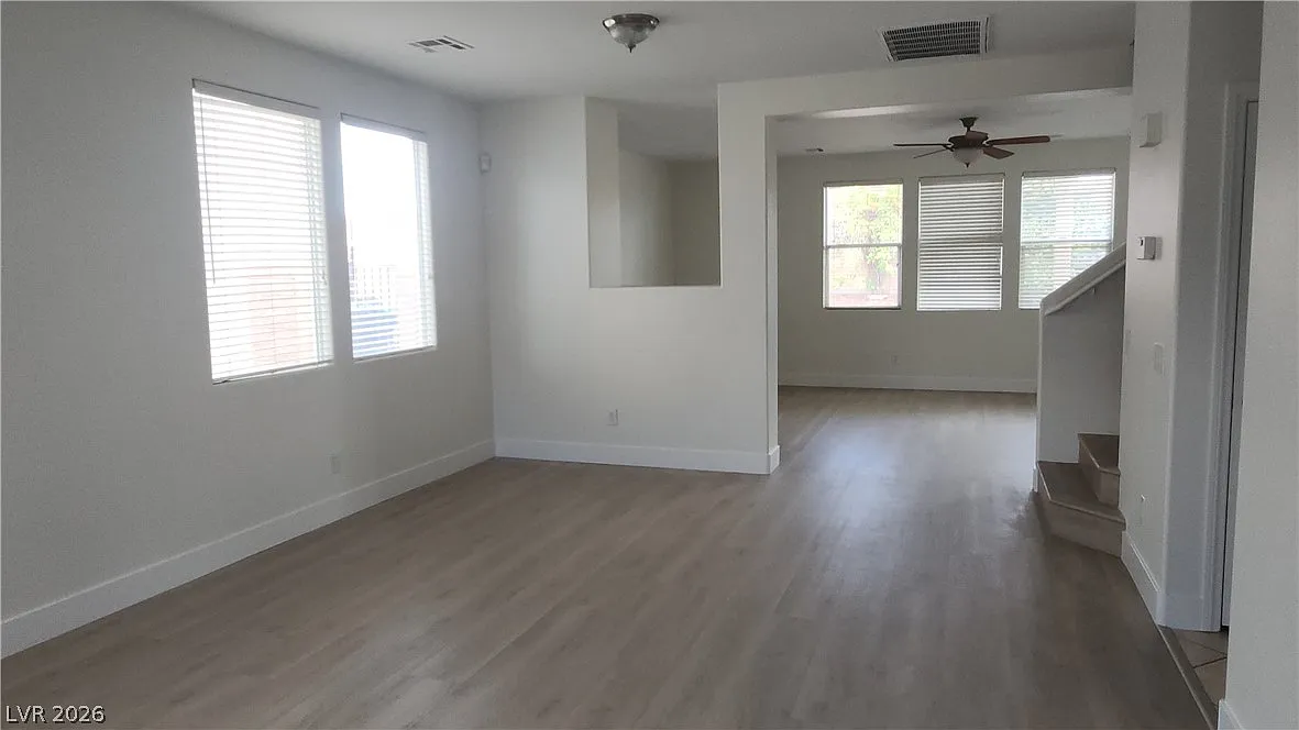 4 bed, 2.5 bath, 2320 sqft, $2,650 — Photo 3