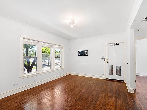 2nd image of 2315 W Waveland Ave #1