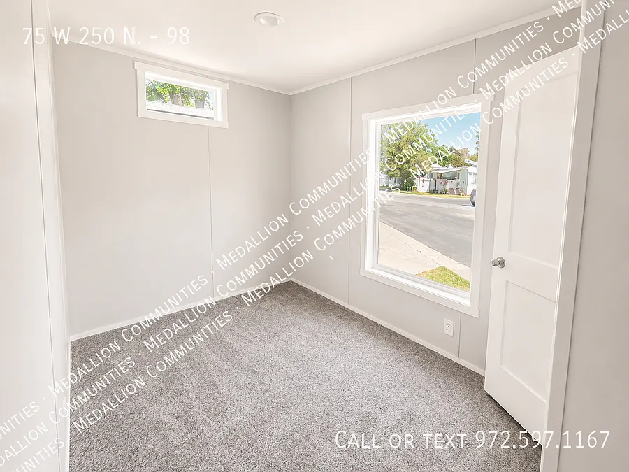 3 bed, 880 sqft, $62,500 — Photo 3