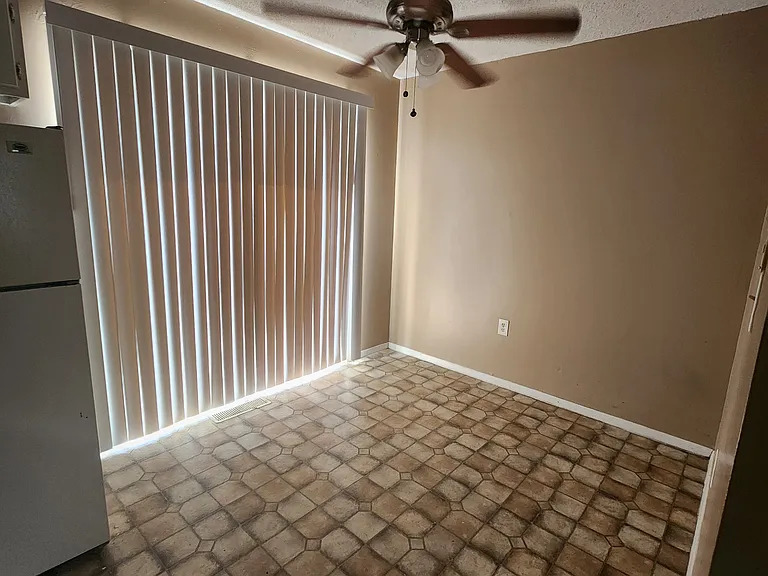 1310 E North St #24 — Photo 3