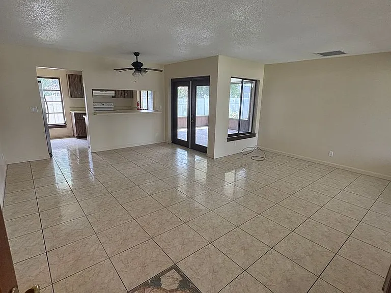 11 Trophy Ln — Photo 2