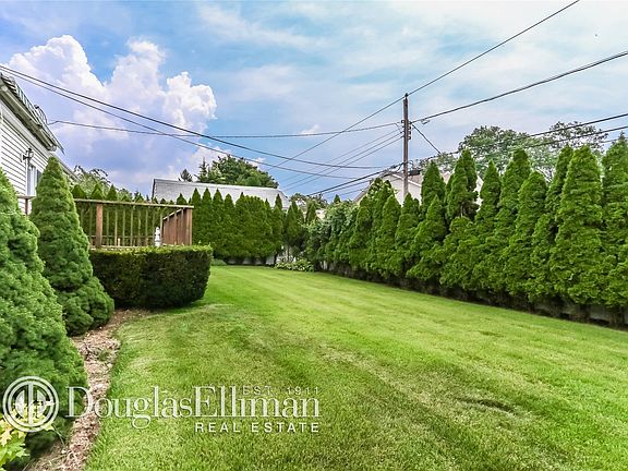 2nd image of 801 Franklin Pl