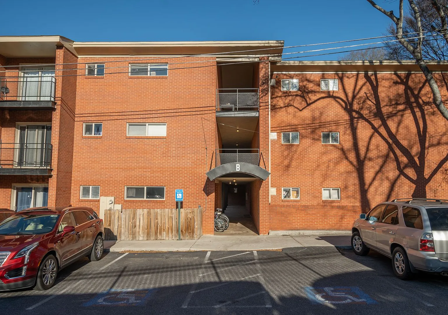 1BR/ 1Bath with Bonus Room/Balcony at Stadium Village! Available now! — Photo 2
