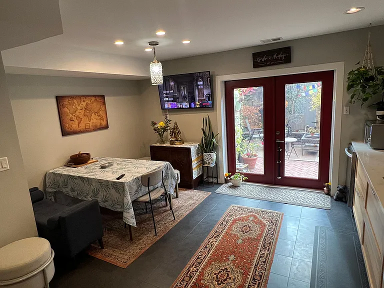 2610 Parrish St — Photo 3
