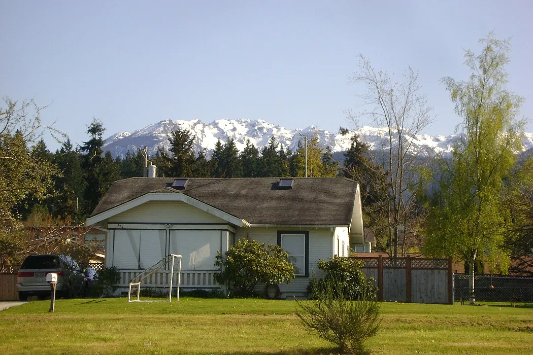 524 E Orcas Ave photo 1