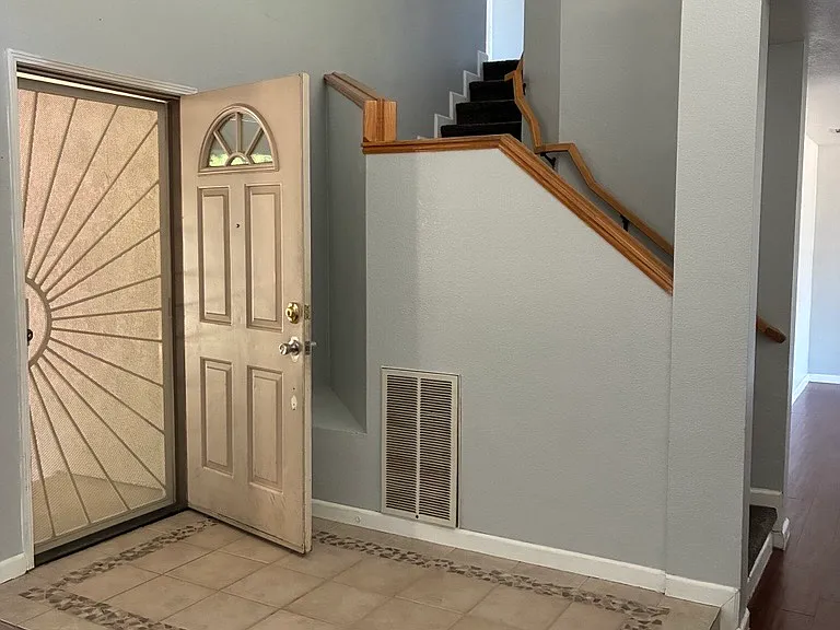 2814 Canyon Dr — Photo 7