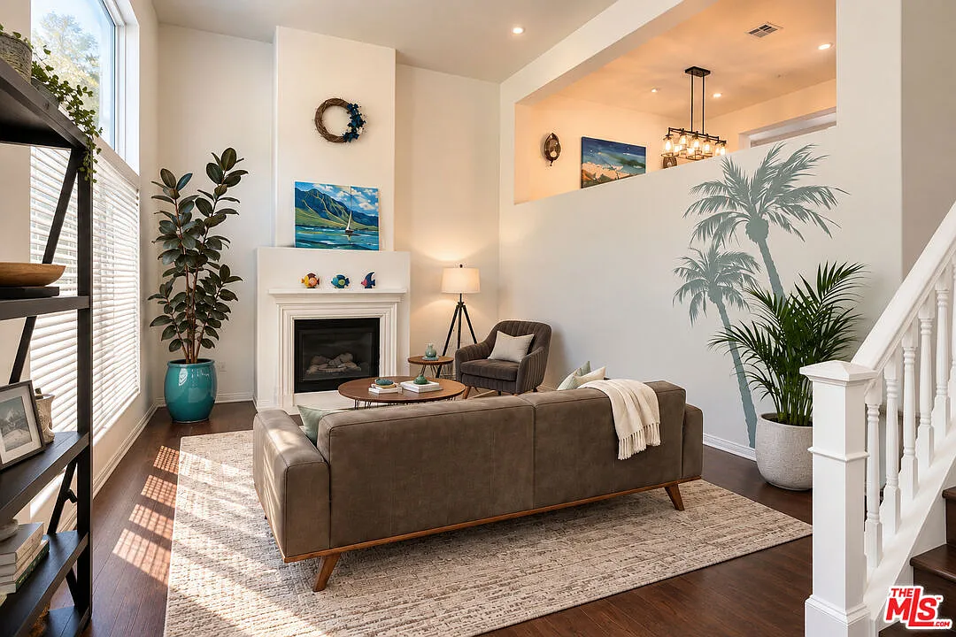 3 bed, 2.5 bath, 1847 sqft, $5,500 — Photo 3