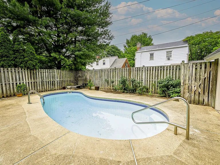 4441 Brandywine St NW — Photo 21