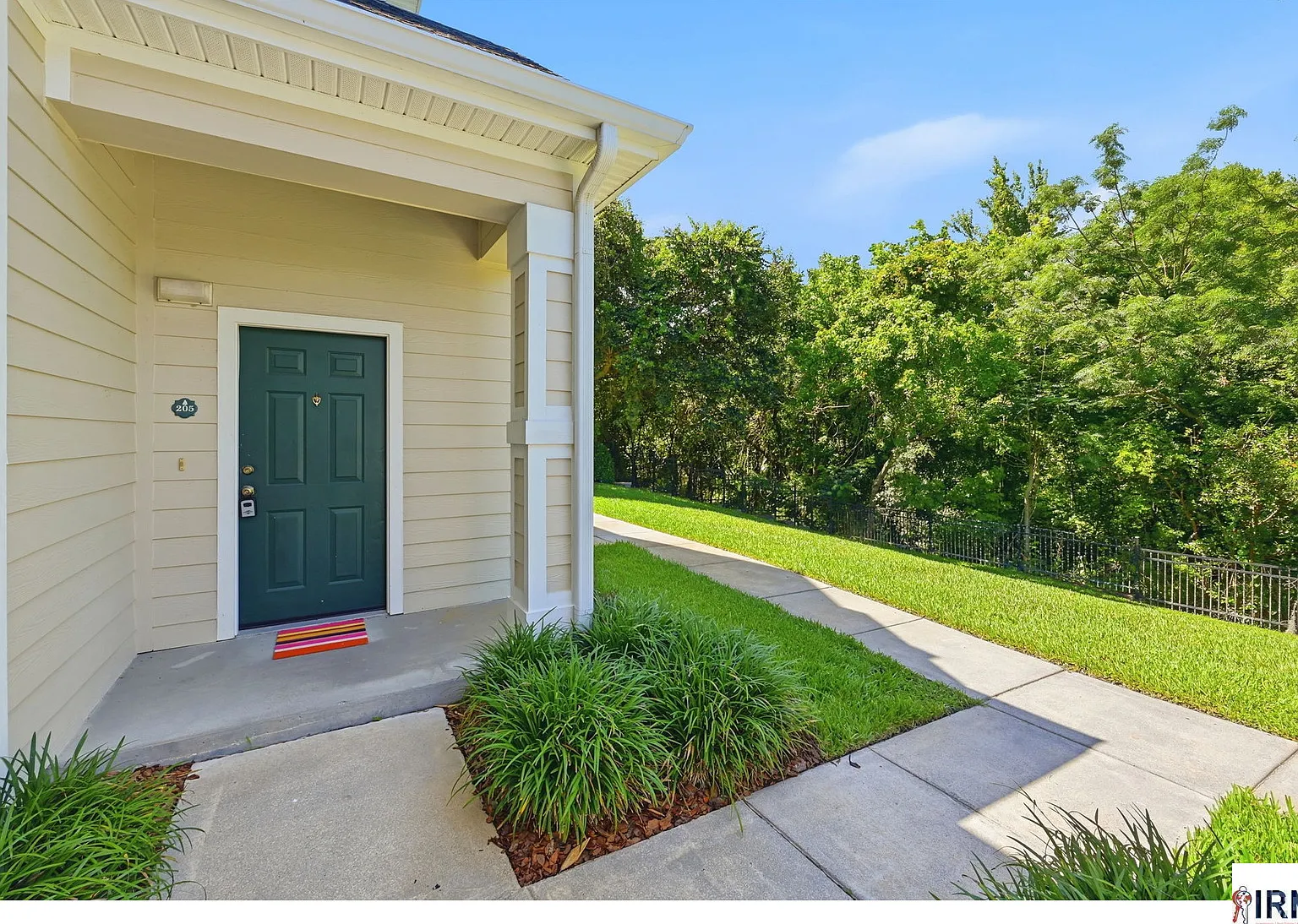 3 bed, 2.0 bath, $1,895 — Photo 3