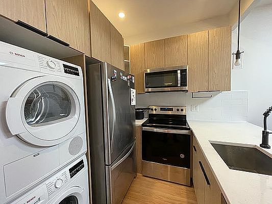 5th image of 576 6th Ave APT 4