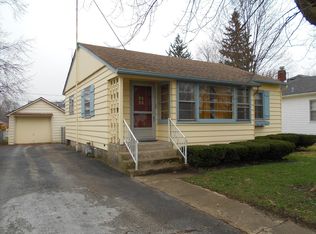 1380 Circle Dr NE, Kankakee, IL 60901