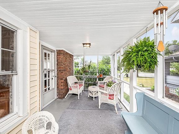 2nd image of 17226 Clifton Blvd