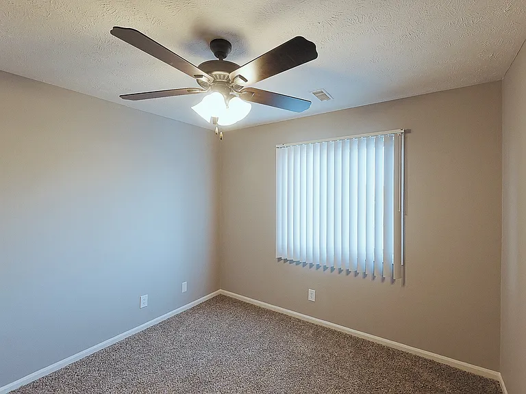 Applewood Pointe Apartments — Photo 26