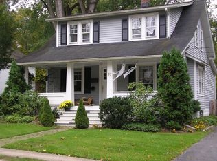 97 Olive St, Chagrin Falls, OH