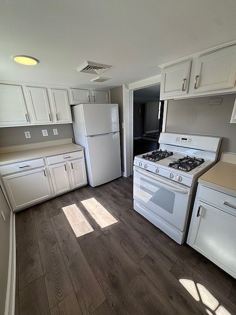 1st image of 662 Franklin St #2