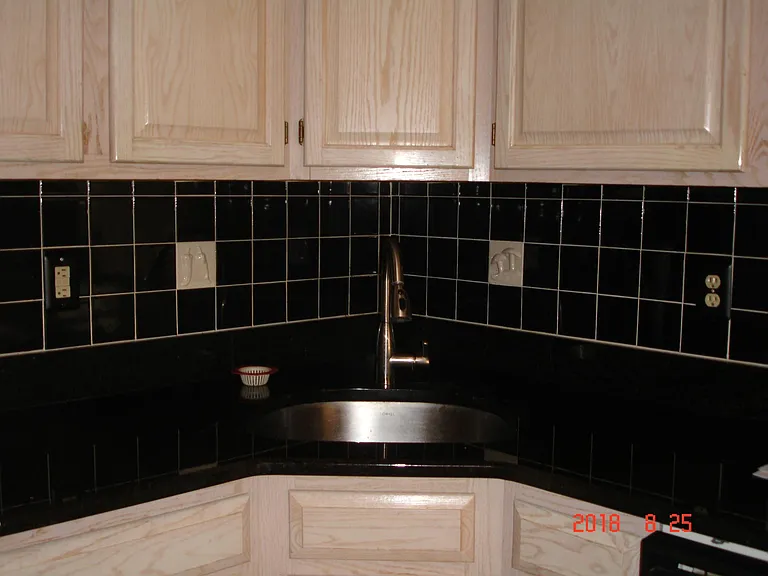 1706 Amanda Ct — Photo 5