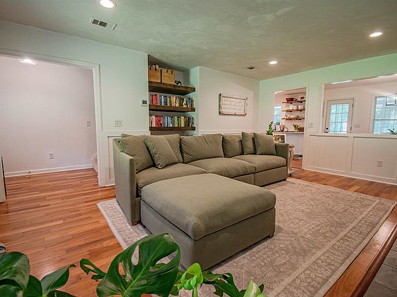 4th image of 1682 Copperfield Cir