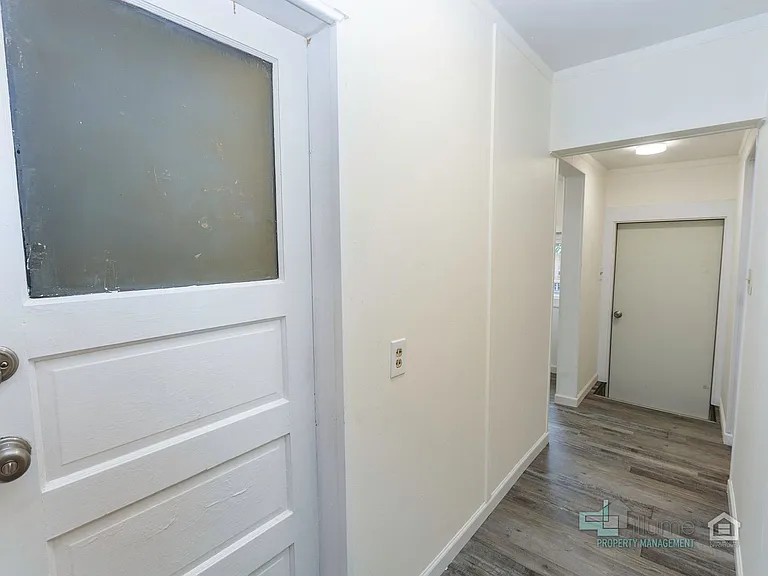Charming Multi-Unit Living in Prime Northeast Salem Location — Photo 13