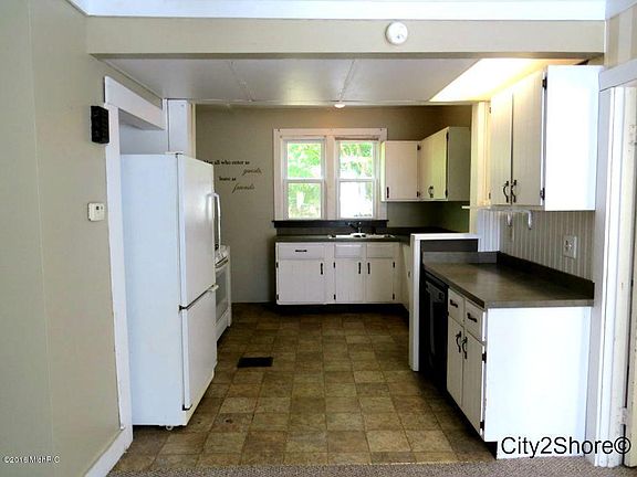 4th image of 5313 School Ave