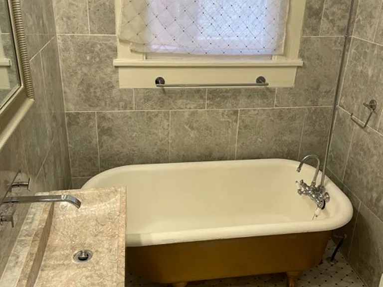 1349 Glen Oak Pl — Photo 2