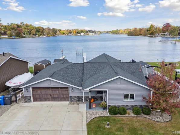 1776 S Hughes Rd, Brighton, MI 48114