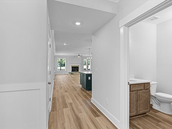 5th image of 698 Callaway Dr