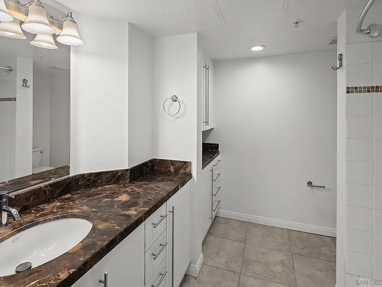2400 5th Ave #438 — Photo 21