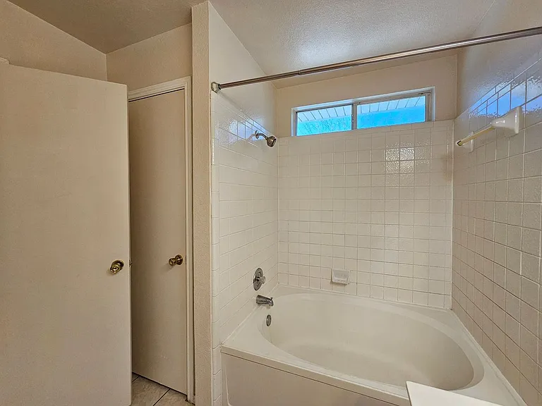 602 Delmar Dr — Photo 13
