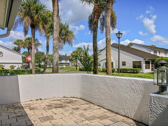 3rd image of 4229 Brentwood Park Cir