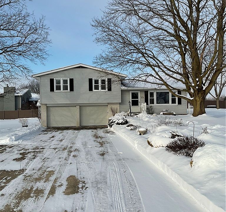 1st image of 104 Wayne Ave