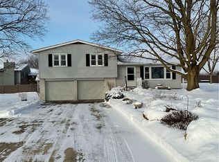 104 Wayne Ave, Creston, OH 44217