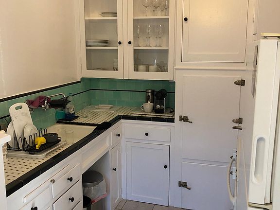 5th image of 420 S Detroit St APT 2
