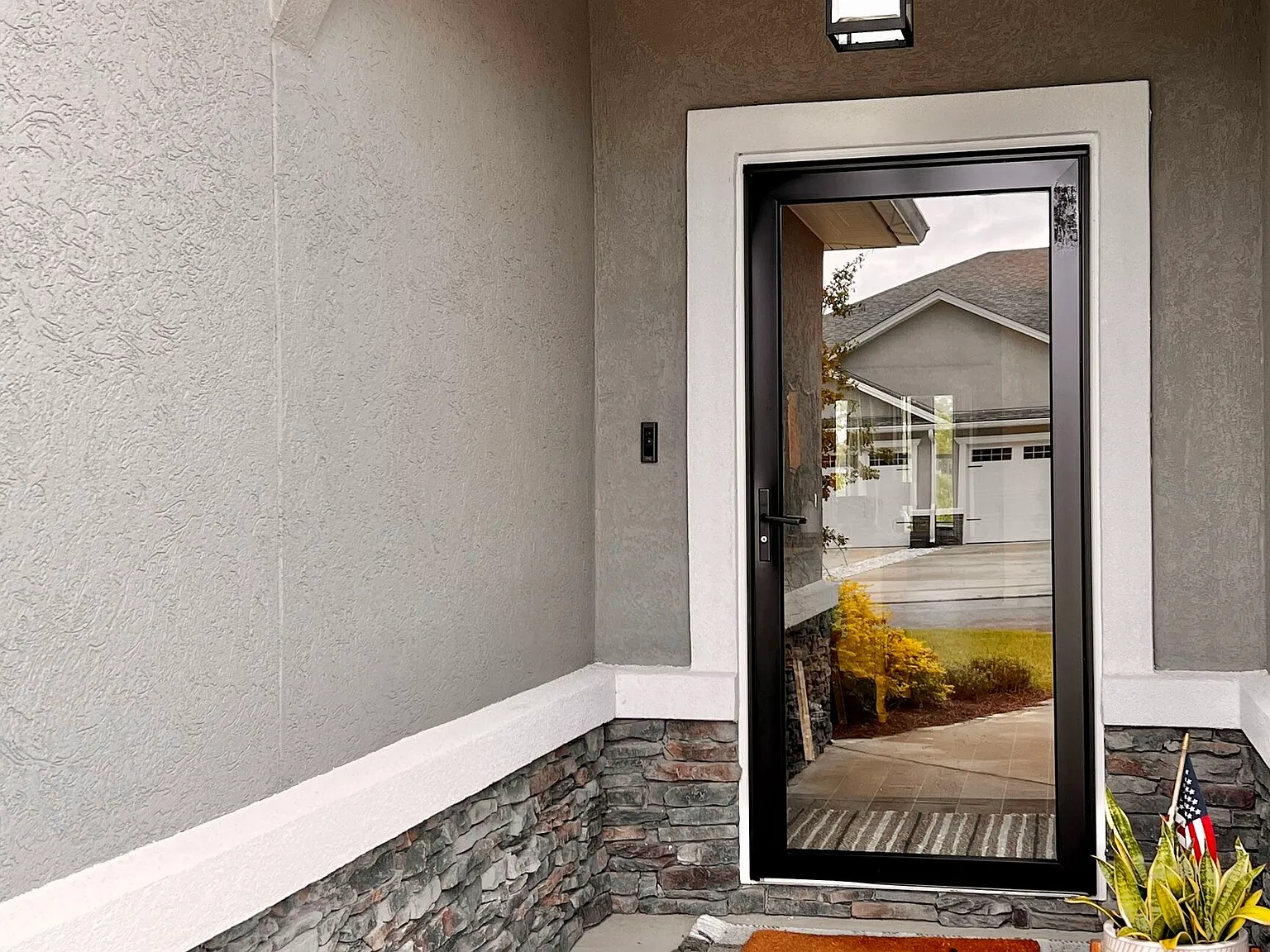 3 bed, 2.0 bath, 2003 sqft, $2,500 — Photo 2