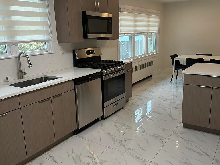 2025 Lesser Pkwy — Photo 3